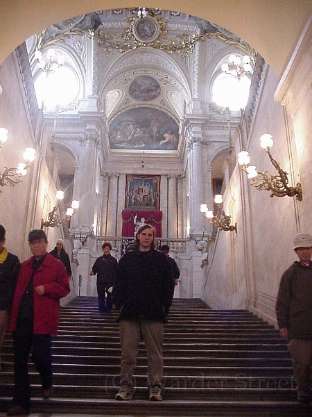 Taylor In Palacio Real 2.jpg